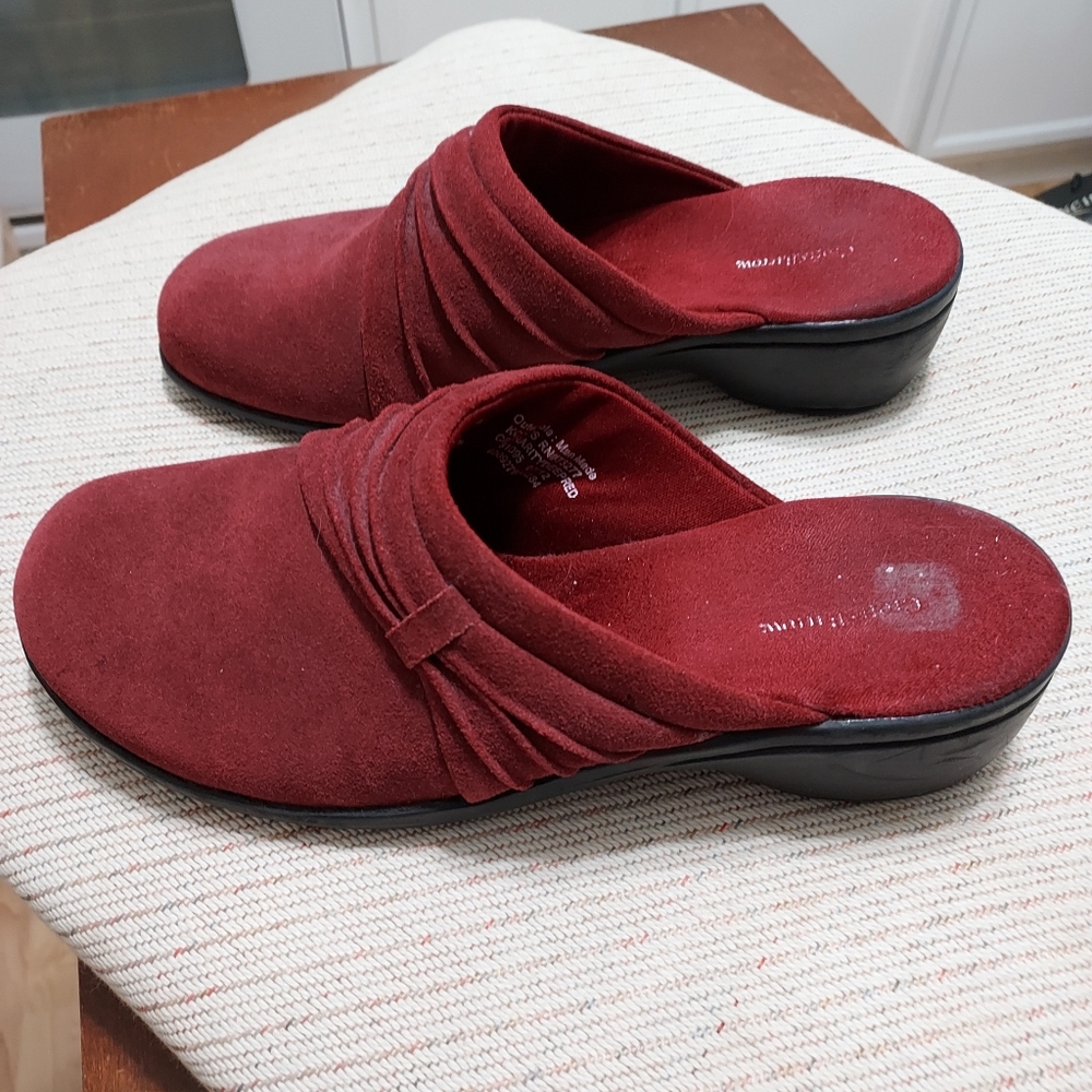 Croft & Barrow suede burgandy clogs - size 8.5 M